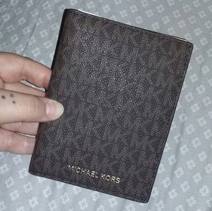 NWT Michael Kors Medium Logo Passport Wallet